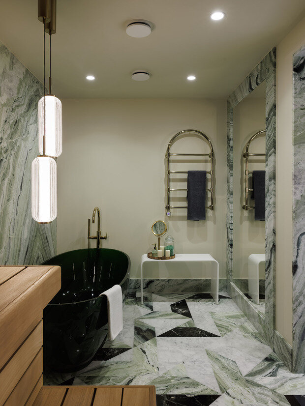 Фотография: Ванная в стиле Классический, Современный, Эклектика, Квартира, Проект дня, Санкт-Петербург, Кирпичный дом, 4 и больше, Более 90 метров, Эксклюзивные проекты, современный с элементами классики и роскоши, Елена Куртина, Жанна Тульнова – фото на INMYROOM