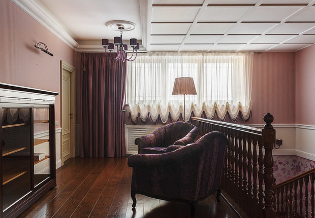 Фотография: Мебель и свет в стиле Классический, Дом, Проект недели, Дом и дача, Московская область, Сергей Красюк, мансарда в загородном доме, Елена Лапшина, Berloga, комната для подростка, детская для девочки – фото на INMYROOM