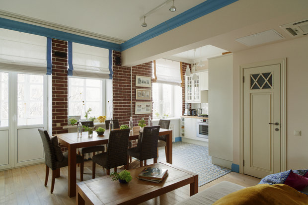 Фотография: Кухня и столовая в стиле Скандинавский, Лофт, Эклектика, Квартира, Teak House, Белый, Проект недели, Москва, Бежевый, Синий, Голубой, Коричневый, ИКЕА, Manders, маленькая кухня, белая гостиная, порядок в детской, хранение книг в небольшой квартире, системы хранения для коридора, декор интерьера в скандинавском стиле, Анна Смирнова, Vesna-Leto – фото на INMYROOM