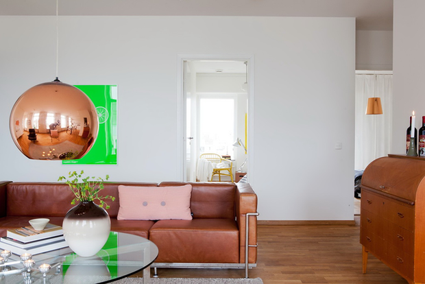 Фотография: Гостиная в стиле Скандинавский, Малогабаритная квартира, Квартира, Австралия, Цвет в интерьере, Дома и квартиры, Белый, Ретро – фото на INMYROOM