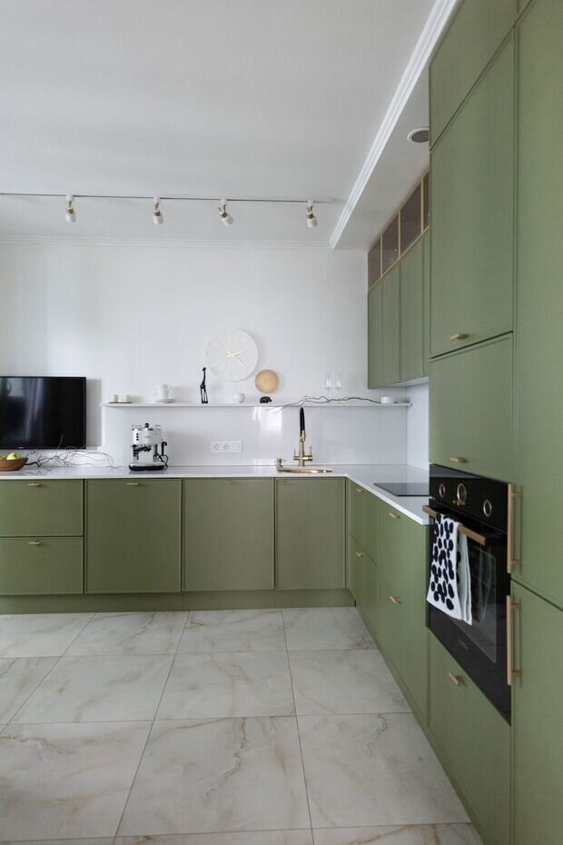 Фотография: Кухня и столовая в стиле Современный, Минимализм, Квартира, Проект дня, Москва, 3 комнаты, 60-90 метров, современный с элементами минимализма – фото на INMYROOM