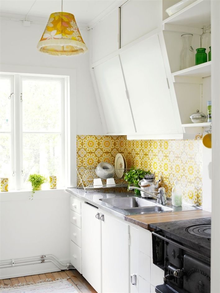 Фотография: Кухня и столовая в стиле Прованс и Кантри, Скандинавский, Декор и DIY, Дизайн интерьера, Цвет в интерьере – фото на INMYROOM Фотография: Кухня и столовая в стиле Прованс и Кантри, Скандинавский, Декор и DIY, Дизайн интерьера, Цвет в интерьере – фото на INMYROOM