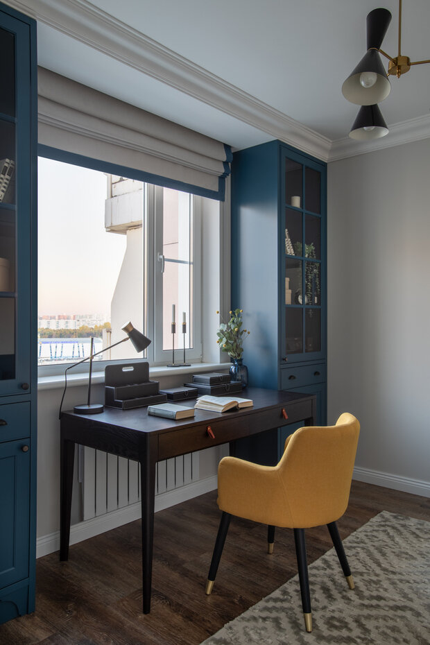Фотография: Кабинет в стиле Классический, Современный, Квартира, Проект недели, Красногорск, Панельный дом, И-155, 4 и больше, Более 90 метров, Вера Шеверденок, Roomba Interior – фото на INMYROOM