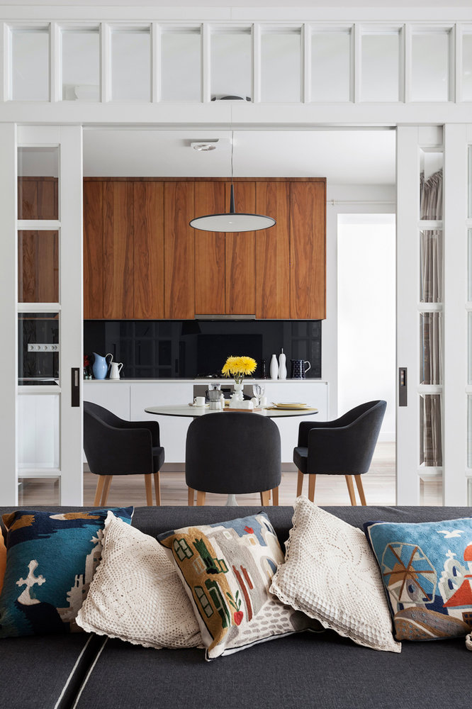 Фотография: Кухня и столовая в стиле Минимализм, Прованс и Кантри, Классический, Скандинавский, Современный, Эклектика, Квартира, Украина, Декор, Мебель и свет, Белый, Проект недели, Черный, Бежевый, Желтый, Коричневый, Киев, SLV, Эко, Vibia, Benjamin Moore, Ralph Lauren, Wheitzer Parkett, МЕТА, Acapulco, Foskarini, Blanko, Artemidе, SEDIT, Настя Антонюк, A-III – фото на INMYROOM Фотография: Кухня и столовая в стиле Минимализм, Прованс и Кантри, Классический, Скандинавский, Современный, Эклектика, Квартира, Украина, Декор, Мебель и свет, Белый, Проект недели, Черный, Бежевый, Желтый, Коричневый, Киев, SLV, Эко, Vibia, Benjamin Moore, Ralph Lauren, Wheitzer Parkett, МЕТА, Acapulco, Foskarini, Blanko, Artemidе, SEDIT, Настя Антонюк, A-III – фото на INMYROOM