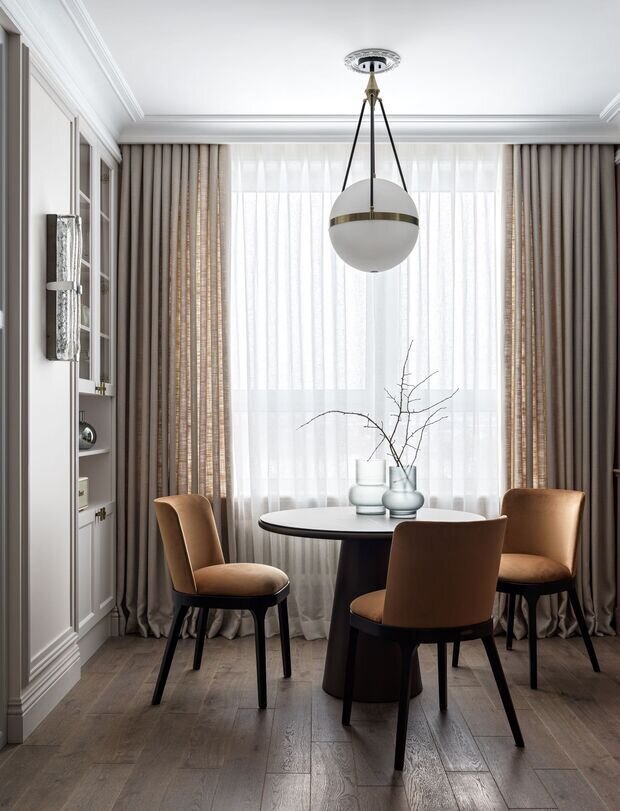 Фотография: Кухня и столовая в стиле Классический, Современный, Эклектика, Квартира, Проект дня, 3 комнаты, 60-90 метров, Монолитно-кирпичный – фото на INMYROOM