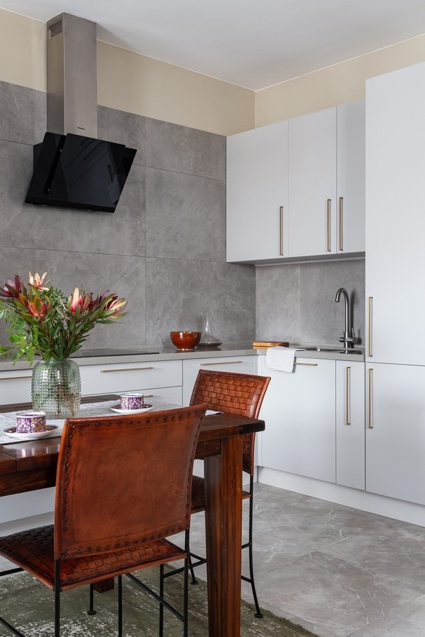 Фотография: Кухня и столовая в стиле Современный, Эклектика, Квартира, Проект недели, Москва, 3 комнаты, Более 90 метров, Наталья Яшузакова – фото на INMYROOM