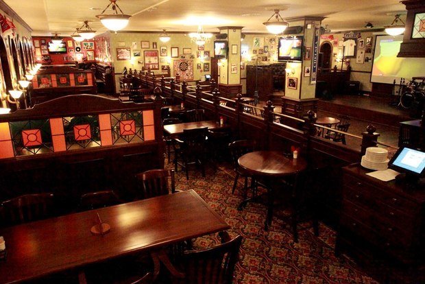 Фото из портфолио The James Shark Pub – фотографии дизайна интерьеров на INMYROOM