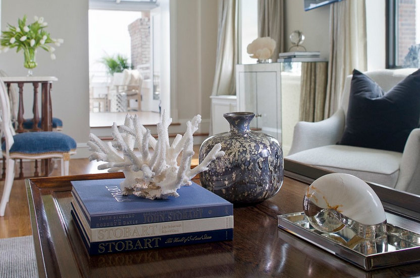 Фотография: Аксессуары в стиле , Гостиная, Декор интерьера, Декор дома, Советы, Стол, Журнальный столик – фото на INMYROOM Фотография: Аксессуары в стиле , Гостиная, Декор интерьера, Декор дома, Советы, Стол, Журнальный столик – фото на INMYROOM