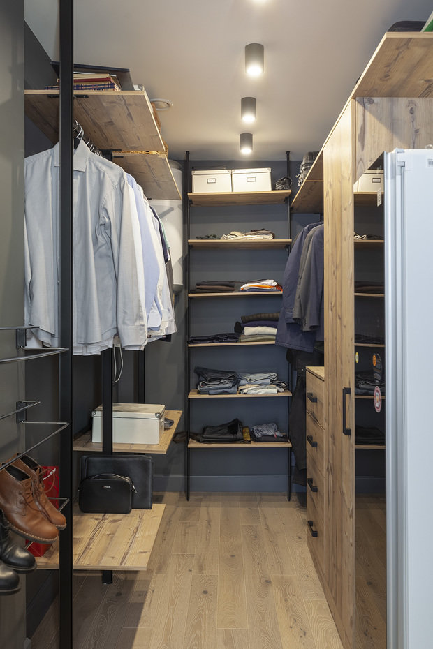 Фотография: Гардеробная в стиле Современный, Квартира, Белый, Проект недели, Черный, Москва, Бежевый, Коричневый, 2 комнаты, 60-90 метров, Юлия Жирнова – фото на INMYROOM