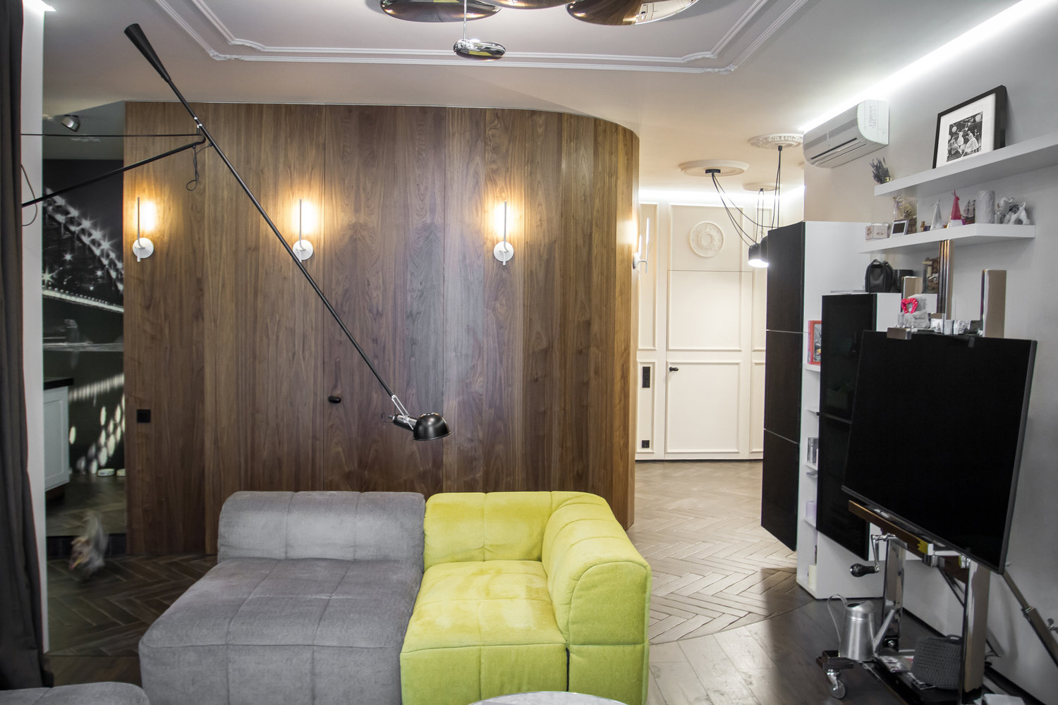 Фотография: Гостиная в стиле Лофт, Современный, Эклектика, Квартира, Россия, Планировки, Аксессуары, Artemide, Axo Light, Eichholtz, Miele, Мебель и свет, Белый, Перепланировка, Зеленый, Бежевый, Желтый, Синий, Коричневый, Санкт-Петербург, ИКЕА, FLOS, Derufa, Artflex, Lottocento, Макс Жуков, ToTaste – фото на INMYROOM Фотография: Гостиная в стиле Лофт, Современный, Эклектика, Квартира, Россия, Планировки, Аксессуары, Artemide, Axo Light, Eichholtz, Miele, Мебель и свет, Белый, Перепланировка, Зеленый, Бежевый, Желтый, Синий, Коричневый, Санкт-Петербург, ИКЕА, FLOS, Derufa, Artflex, Lottocento, Макс Жуков, ToTaste – фото на INMYROOM