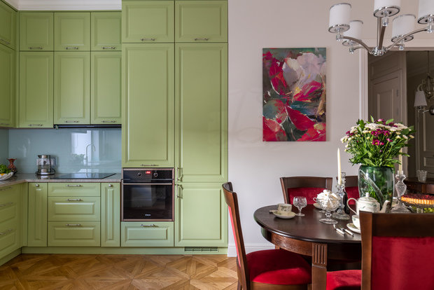 Фотография: Кухня и столовая в стиле Классический, Современный, Проект недели, Москва, Старый фонд, Кирпичный дом, 3 комнаты, 60-90 метров, Наталья Широкорад – фото на INMYROOM