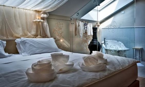 Фотография: Спальня в стиле Прованс и Кантри, Дома и квартиры, Городские места, Отель, Модерн, Милан, Замок – фото на INMYROOM