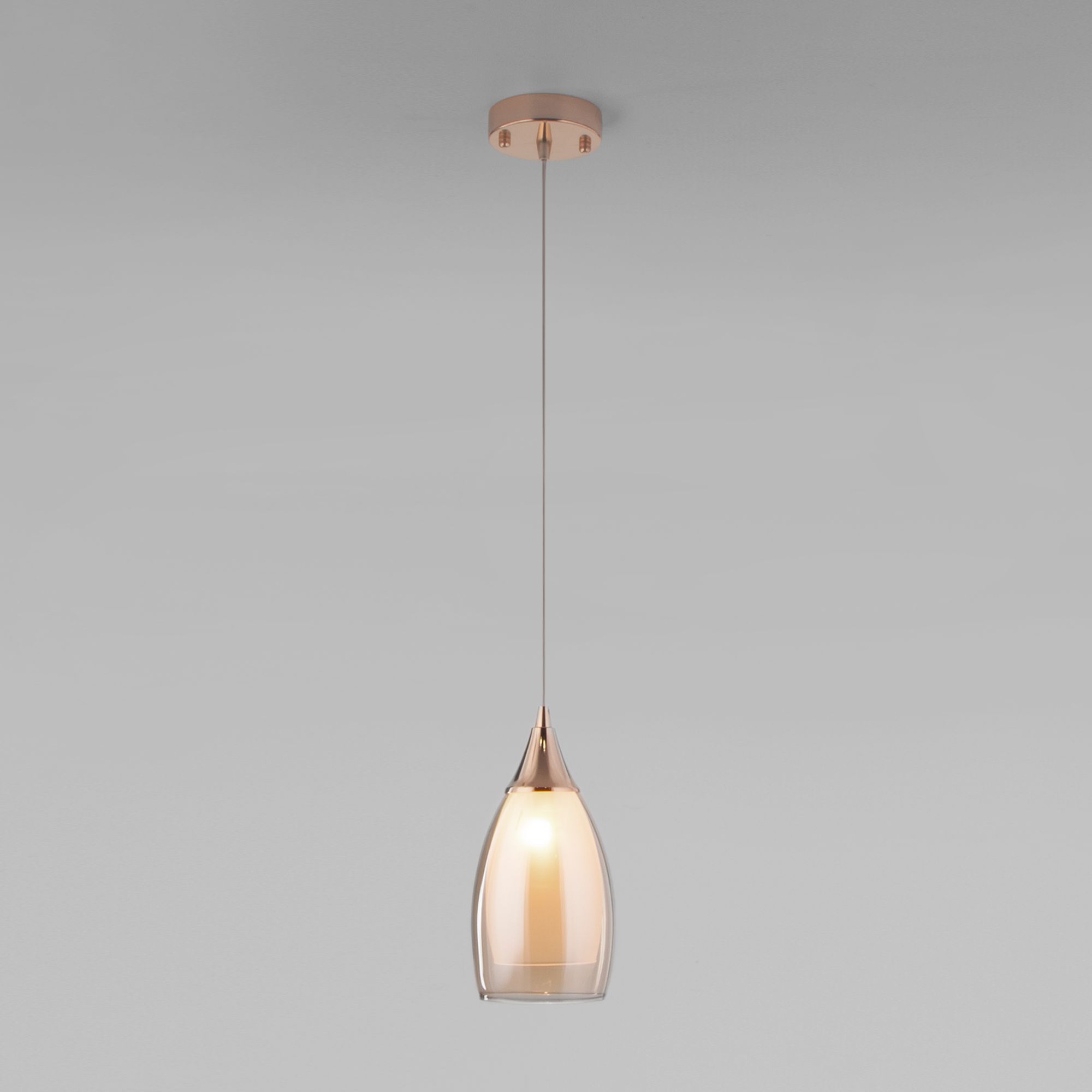 Подвесной светильник Cosmic золотого цвета со стеклянным плафоном 