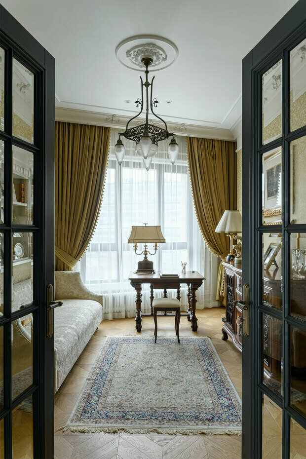 Фотография: Кабинет в стиле Классический, Эклектика, Проект недели, 3 комнаты, 60-90 метров – фото на INMYROOM
