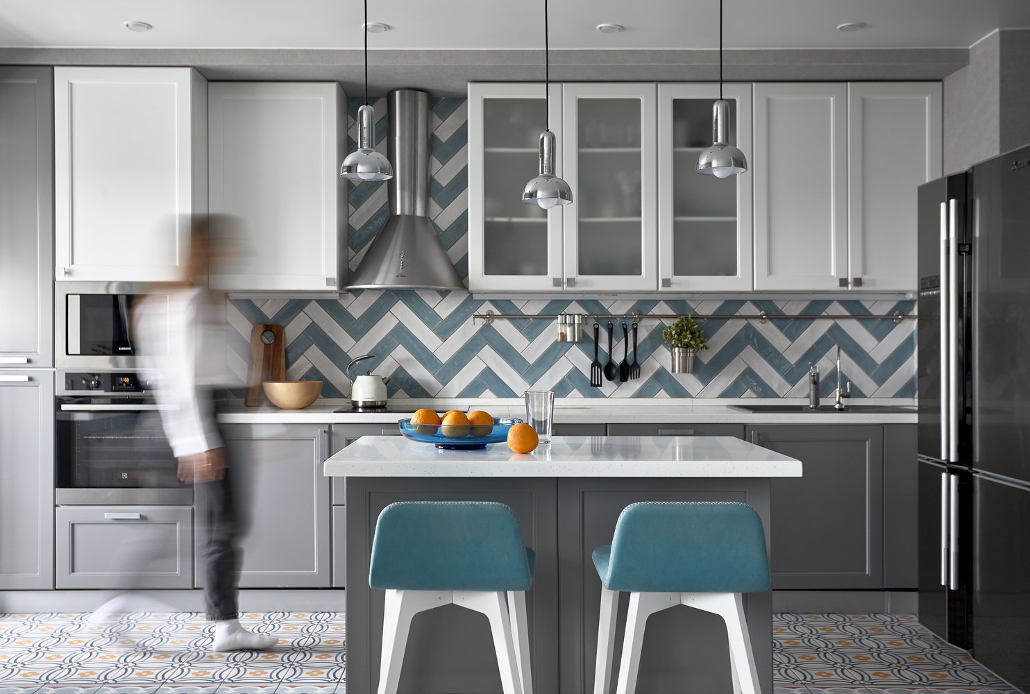 Фотография: Кухня и столовая в стиле Современный, Квартира, Проект недели, Санкт-Петербург, 3 комнаты, 60-90 метров, Нина Симонова – фото на INMYROOM Фотография: Кухня и столовая в стиле Современный, Квартира, Проект недели, Санкт-Петербург, 3 комнаты, 60-90 метров, Нина Симонова – фото на INMYROOM