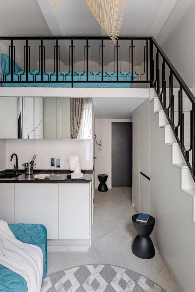 Фотография: Кухня и столовая в стиле Современный, Малогабаритная квартира, Квартира, Студия, Проект дня, Москва, Кирпичный дом, до 40 метров, современный с элементами классики и минимализмом, Варвара Головко – фото на INMYROOM