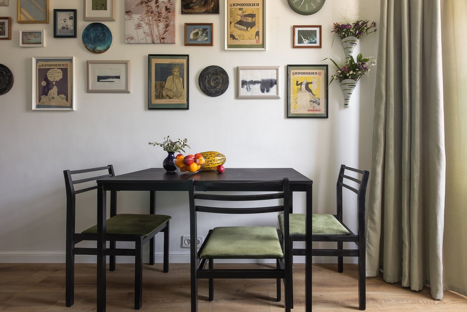 Фотография: Кухня и столовая в стиле Современный, Винтажный, Малогабаритная квартира, Квартира, Проект недели, Санкт-Петербург, Кирпичный дом, 1 комната, до 40 метров, Александра Сакмарова – фото на INMYROOM Фотография: Кухня и столовая в стиле Современный, Винтажный, Малогабаритная квартира, Квартира, Проект недели, Санкт-Петербург, Кирпичный дом, 1 комната, до 40 метров, Александра Сакмарова – фото на INMYROOM