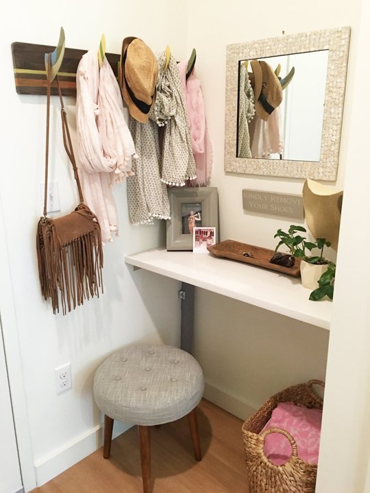 Фотография: Гардеробная в стиле Прованс и Кантри, Декор интерьера, Квартира – фото на INMYROOM