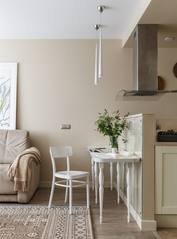 Фотография: Кухня и столовая в стиле Классический, Современный, Квартира, Проект недели, Москва, 1 комната, 40-60 метров, Монолитно-кирпичный, Светлана Краснова, ПРЕМИЯ INMYROOM – фото на INMYROOM