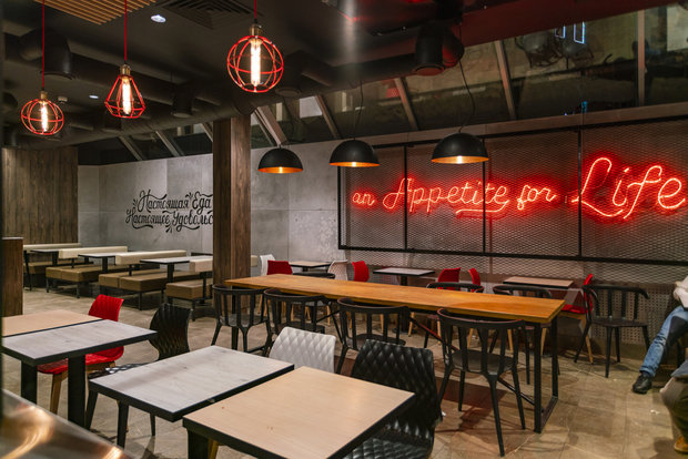 Фото из портфолио Ресторан KFC – фотографии дизайна интерьеров на INMYROOM