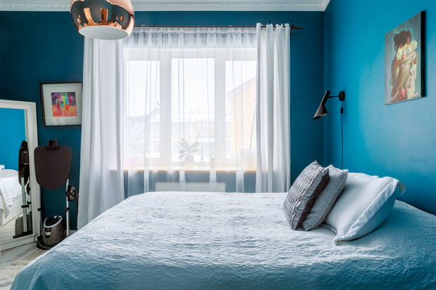 Фотография: Спальня в стиле Скандинавский, Проект недели, Samsung, Таунхаус, 4 и больше, Спецпроект, интерьерный холодильник, интерьерная микроволновая печь – фото на INMYROOM