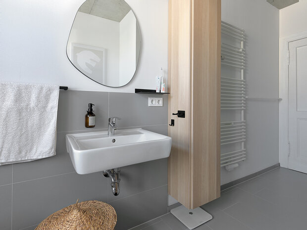 Фотография: Ванная в стиле Скандинавский, Современный, Минимализм, Квартира, Проект дня, Берлин, 2 комнаты, 60-90 метров, современный с элементами минимализма и лофта, Елена Коломейцева – фото на INMYROOM