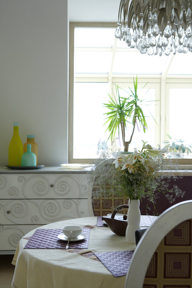 Фотография: Кухня и столовая в стиле Классический, Скандинавский, Современный, Восточный, Декор интерьера, Квартира, Цвет в интерьере, Дома и квартиры, Белый, Пентхаус, Наталья Гусева – фото на INMYROOM