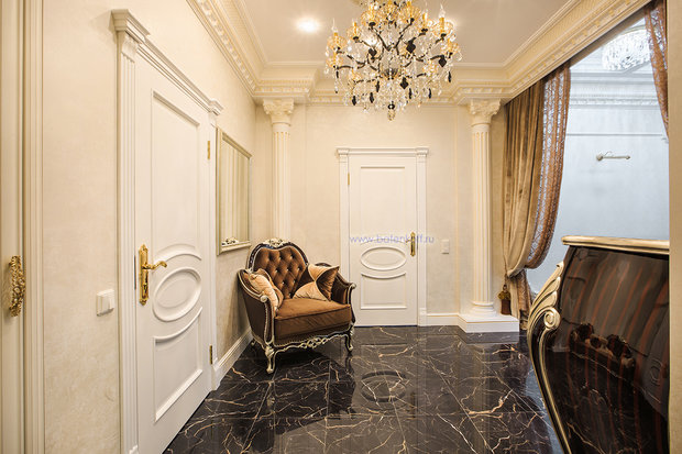 Фото из портфолио Фото реализованной прихожей в квартире от Батенькофф в классике  – фотографии дизайна интерьеров на InMyRoom.ru