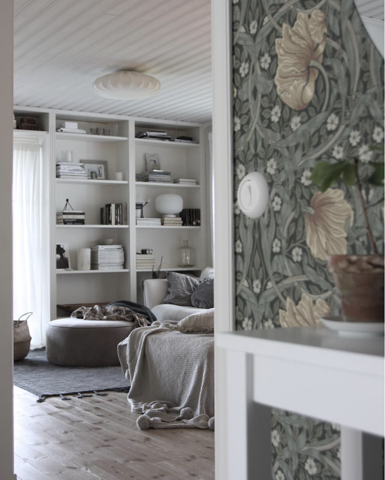 Фотография: Гостиная в стиле Скандинавский, Декор интерьера, Дом, Швеция, Белый, Дача, Новый Год, Зеленый, Дом и дача, новогодний декор, новогодний декор интерьера, как украсить интерьер к новому году – фото на INMYROOM Фотография: Гостиная в стиле Скандинавский, Декор интерьера, Дом, Швеция, Белый, Дача, Новый Год, Зеленый, Дом и дача, новогодний декор, новогодний декор интерьера, как украсить интерьер к новому году – фото на INMYROOM