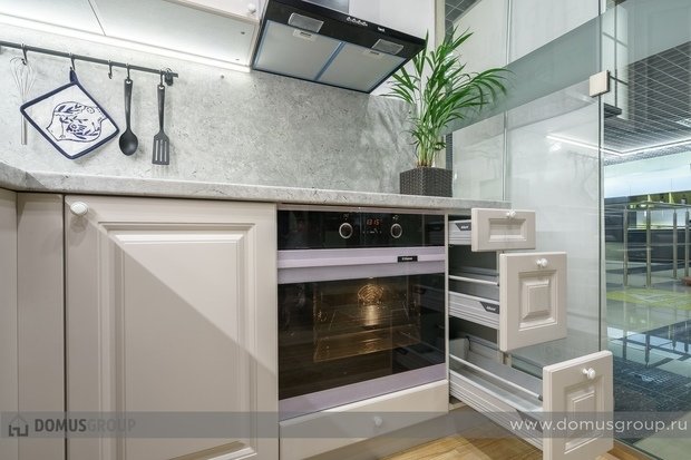 Фото из портфолио Г-образная кухня в стиле современная классика – фотографии дизайна интерьеров на INMYROOM