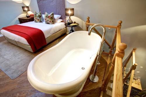 Фотография: Ванная в стиле Прованс и Кантри, Терраса, Дома и квартиры, Городские места, Отель – фото на INMYROOM