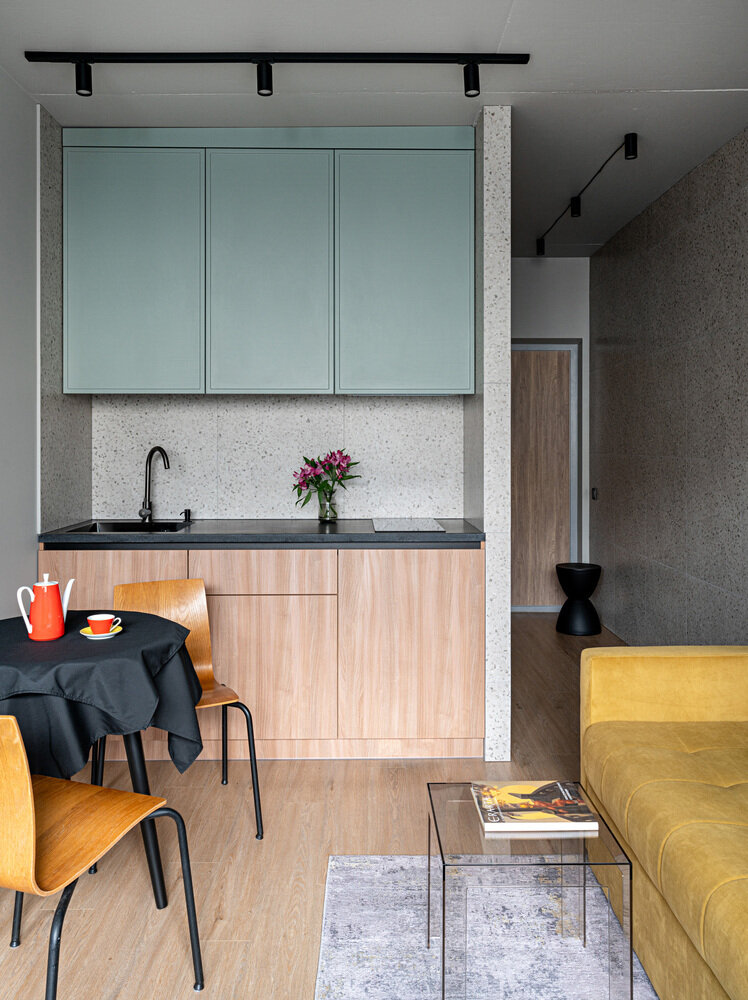 Фотография: Кухня и столовая в стиле Современный, Минимализм, Малогабаритная квартира, Квартира, Студия, Проект дня, Казань, до 40 метров, Марьям Разуваева, Антон Разуваев – фото на INMYROOM Фотография: Кухня и столовая в стиле Современный, Минимализм, Малогабаритная квартира, Квартира, Студия, Проект дня, Казань, до 40 метров, Марьям Разуваева, Антон Разуваев – фото на INMYROOM