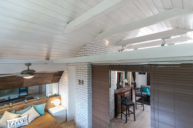 Фотография: Гостиная в стиле Прованс и Кантри, Лофт, Скандинавский, Современный, Интерьер комнат, Дача, Дачный ответ, Мансарда – фото на INMYROOM Фотография: Гостиная в стиле Прованс и Кантри, Лофт, Скандинавский, Современный, Интерьер комнат, Дача, Дачный ответ, Мансарда – фото на INMYROOM