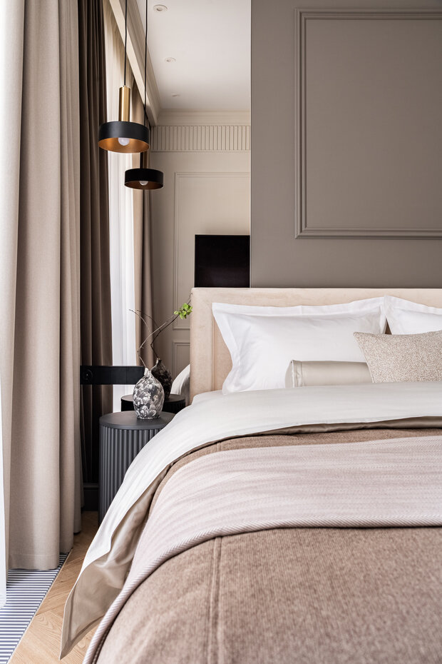 Фотография: Спальня в стиле Классический, Современный, Квартира, Проект дня, 2 комнаты, 40-60 метров, Анна Жижайкина, современный с элементами неоклассики – фото на INMYROOM