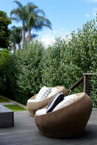 Фотография: Терраса в стиле Восточный, Минимализм, Кухня и столовая, Австралия, Ландшафт, Стиль жизни, Бассейн, Сад – фото на INMYROOM