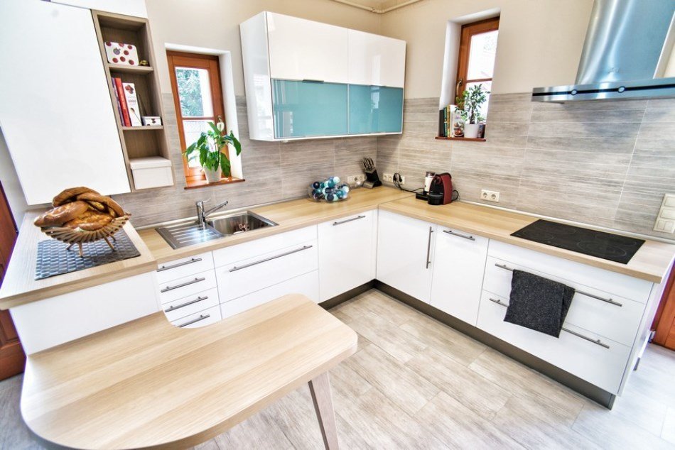 Фотография: Кухня и столовая в стиле Скандинавский, Современный, Квартира, Цвет в интерьере, Дома и квартиры, Лестница, Бирюзовый, Будапешт – фото на INMYROOM Фотография: Кухня и столовая в стиле Скандинавский, Современный, Квартира, Цвет в интерьере, Дома и квартиры, Лестница, Бирюзовый, Будапешт – фото на INMYROOM