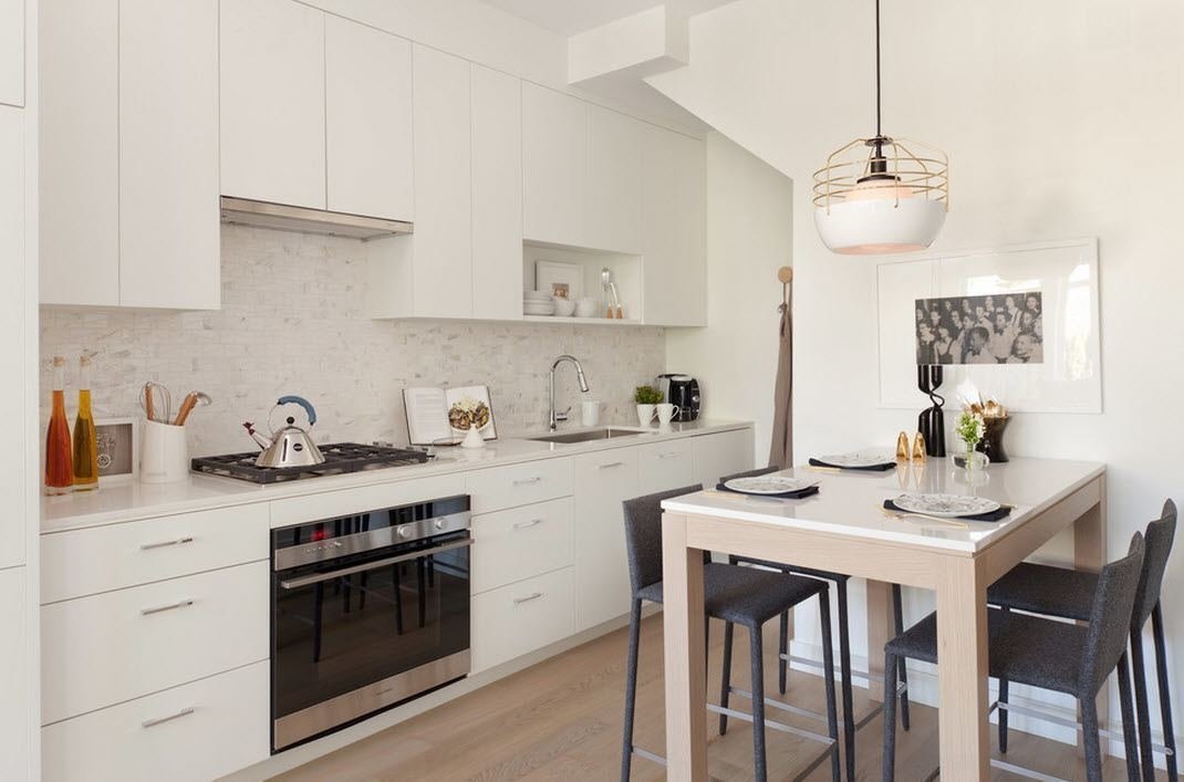 Фотография: Кухня и столовая в стиле Современный, Советы, ламинат, ламинат в квартире, ламинат на полу, за и против, Виктория Пашинская, энциклопедия_отделка, Наталья Широкорад, Ольга Артемова, ламинат в мокрой зоне – фото на INMYROOM Фотография: Кухня и столовая в стиле Современный, Советы, ламинат, ламинат в квартире, ламинат на полу, за и против, Виктория Пашинская, энциклопедия_отделка, Наталья Широкорад, Ольга Артемова, ламинат в мокрой зоне – фото на INMYROOM