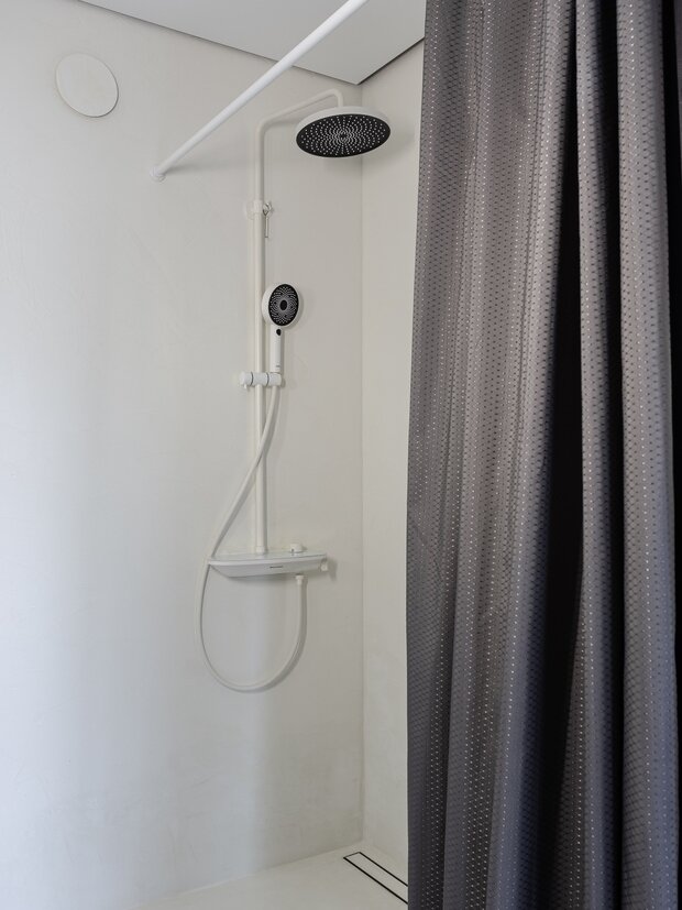 Фотография: Ванная в стиле Скандинавский, Современный, Минимализм, Малогабаритная квартира, Квартира, Проект недели, Екатеринбург, Хрущевка, 1 комната, до 40 метров, Ольга Каримова – фото на INMYROOM