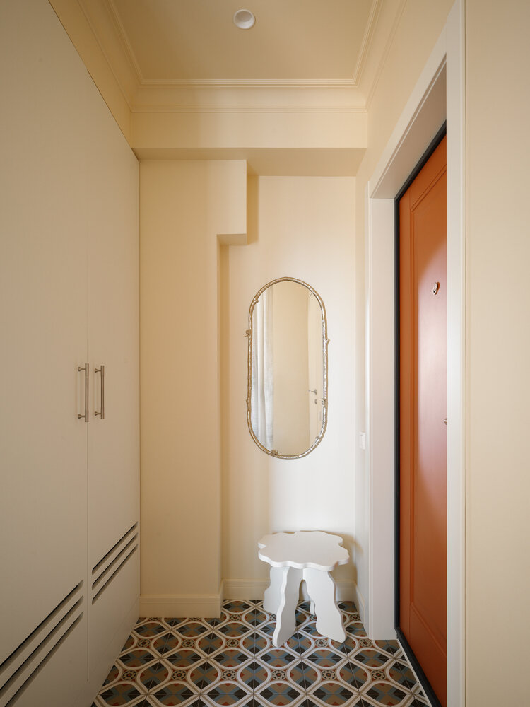 Фотография: Прихожая в стиле Скандинавский, Современный, Малогабаритная квартира, Квартира, Проект дня, Москва, Хамовники, Хрущевка, 2 комнаты, 40-60 метров, Анастасия Заркуа – фото на INMYROOM