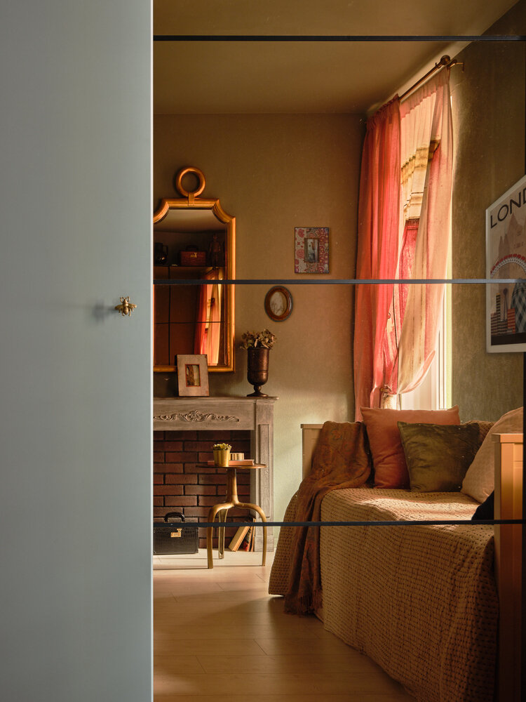 Фотография: Гостиная в стиле Эклектика, Восточный, Малогабаритная квартира, Квартира, Студия, Проект недели, Санкт-Петербург, до 40 метров, Анна Тарасова, AT-INTERIORS, Варвара Пономарева – фото на INMYROOM Фотография: Гостиная в стиле Эклектика, Восточный, Малогабаритная квартира, Квартира, Студия, Проект недели, Санкт-Петербург, до 40 метров, Анна Тарасова, AT-INTERIORS, Варвара Пономарева – фото на INMYROOM