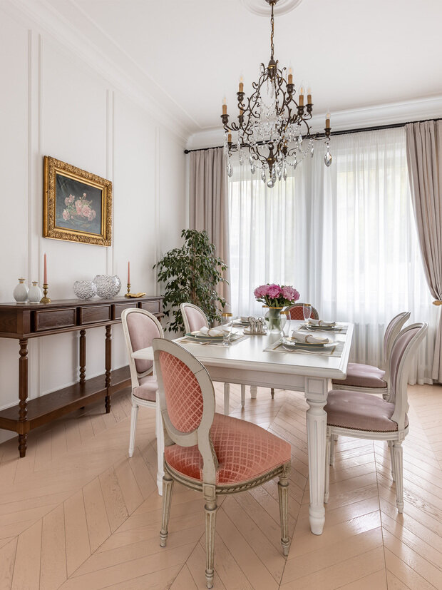 Фотография: Кухня и столовая в стиле Классический, Современный, Эклектика, Проект дня, Казань, Таунхаус, Кирпичный дом, 4 и больше, Более 90 метров, современный с элементами классики и роскоши, Роман Миронов, Андрей Васильев, PLATFORM – фото на INMYROOM
