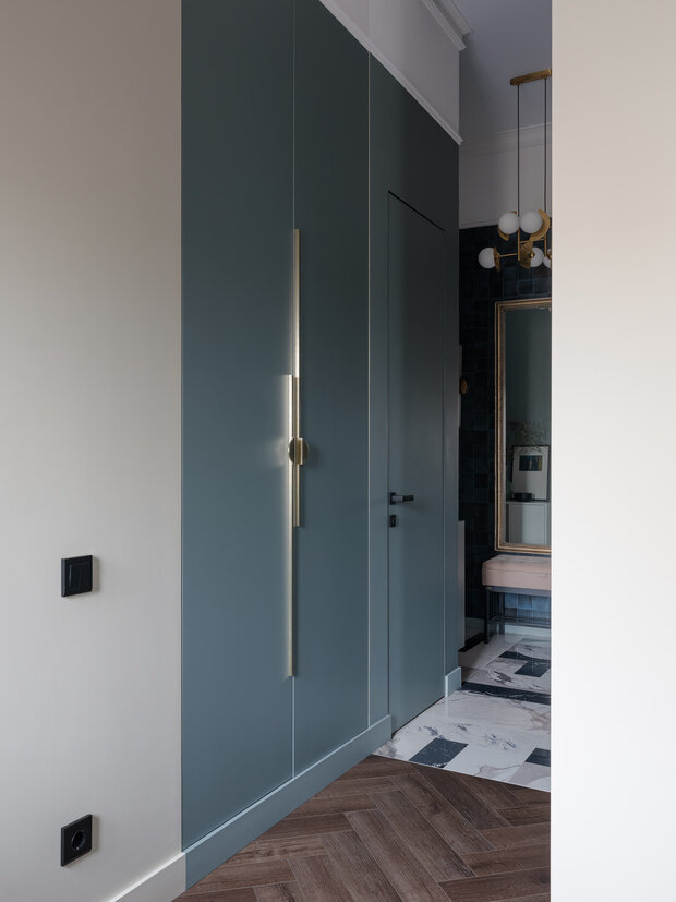 Фотография: Прихожая в стиле Современный, Квартира, Проект дня, Москва, Кирпичный дом, 1 комната, 40-60 метров, Замоскворечье, минимализм с элементами современного дизайна, Евгения Заболоцкая – фото на INMYROOM