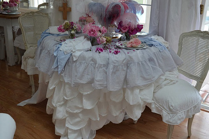 Фотография: Кухня и столовая в стиле Прованс и Кантри, Классический, Современный, Декор интерьера, Текстиль, Подушки, Шторы – фото на INMYROOM Фотография: Кухня и столовая в стиле Прованс и Кантри, Классический, Современный, Декор интерьера, Текстиль, Подушки, Шторы – фото на INMYROOM