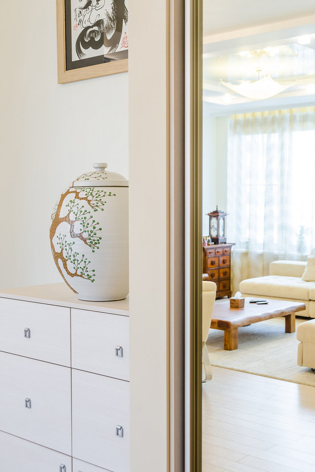 Фотография: Аксессуары в стиле Восточный, Квартира, Минимализм, Проект недели, Москва, новостройка, Светлана Юркова, Монолитный дом, Сергей Кузнецов, 3 комнаты, Более 90 метров – фото на INMYROOM