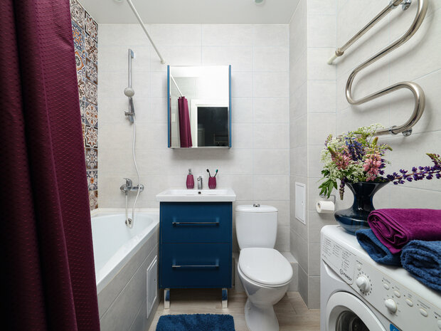 Фотография: Ванная в стиле Скандинавский, Современный, Малогабаритная квартира, Квартира, Проект дня, Санкт-Петербург, Монолитный дом, 1 комната, до 40 метров, Александра Войнова, современный с элементами эклектики – фото на INMYROOM