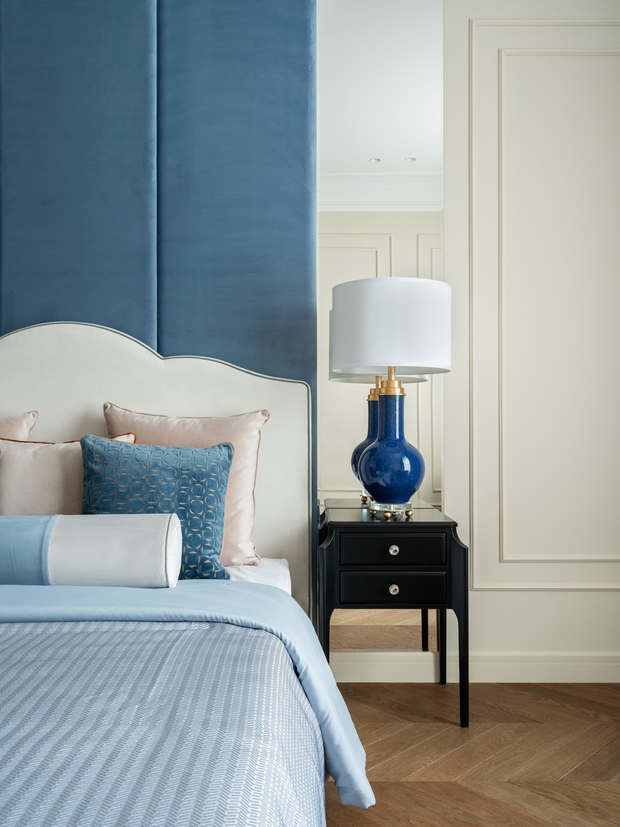 Фотография: Спальня в стиле Классический, Современный, Квартира, Проект недели, Москва, 2 комнаты, 60-90 метров, Анна Коробко, D.A.interior design, Дмитрий Коробко – фото на INMYROOM