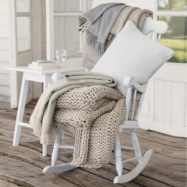 Фотография: Мебель и свет в стиле Скандинавский, Декор интерьера, Декор, Текстиль, Вышивка – фото на INMYROOM