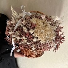 Фото из портфолио Композиции из сухоцветов и стабилизированных цветов – фотографии дизайна интерьеров на INMYROOM