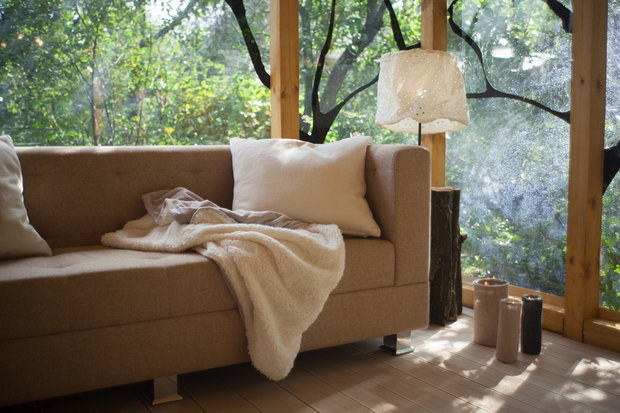 Фотография: Терраса в стиле Прованс и Кантри, Современный, Дом, Ландшафт, Планировки, MW-LIGHT, Декор, Мебель и свет, Белый, Минимализм, Черный, Бежевый, Коричневый, Эко, Подмосковье, Дом и дача, Фазенда, ENS Group, Урбаника, HomeReligion, Luminarc, Еврогриль, Illuminex, «Ресторация», MUZAmosaic, ЭкоДэк, Криптофлекс, Гусвар, Степан.Ру, Наталья Бова-Кулинченко, прозрачная пристройка, зеркальная веранда, веранда по периметру, dom-iz-brusa – фото на INMYROOM