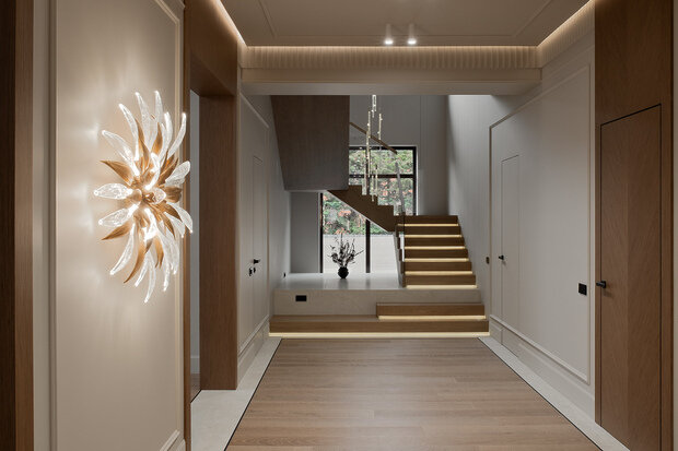 Фотография: Прихожая в стиле Современный, Минимализм, Дом, Проект дня, Дом и дача, Московская область, 4 и больше, Более 90 метров, Барвиха, современный с элементами классики и роскоши – фото на INMYROOM